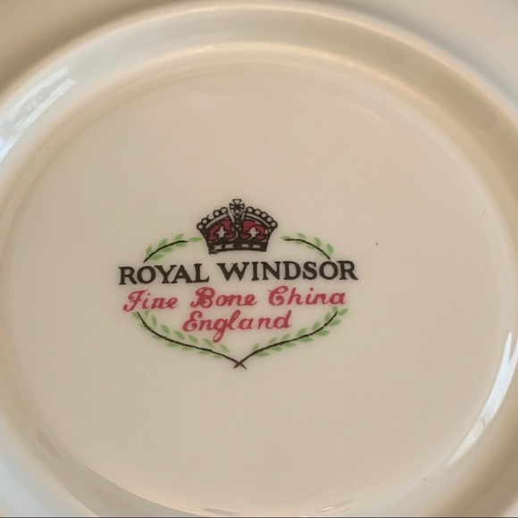 Royal Windsor Fine Bone China cup and saucer - Picture 15 of 16